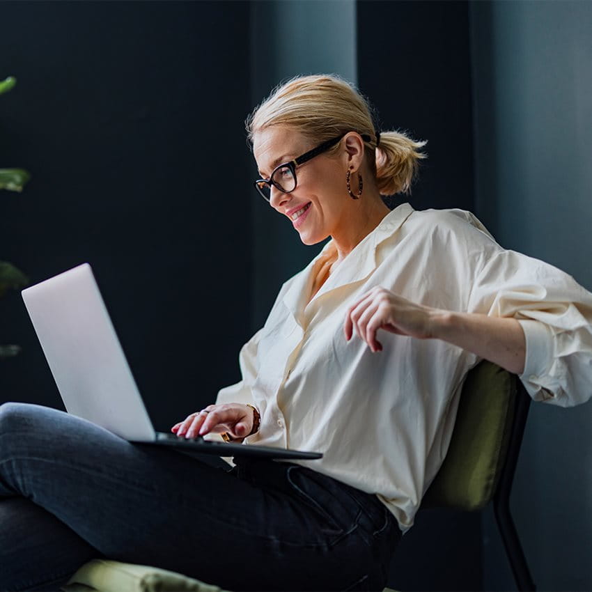 Frau am Computer Frau am Computer