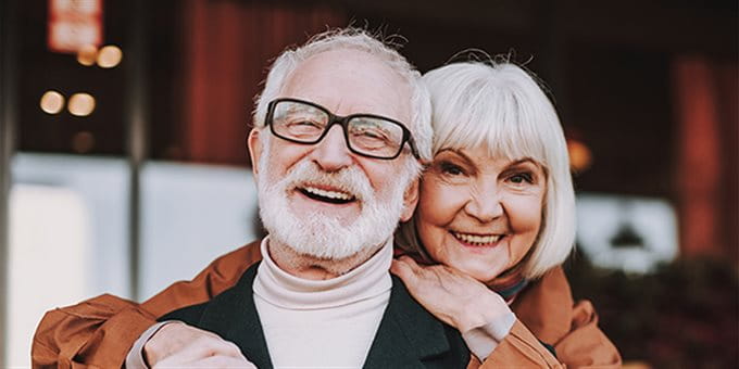 glückliches älteres Paar glückliches älteres Paar