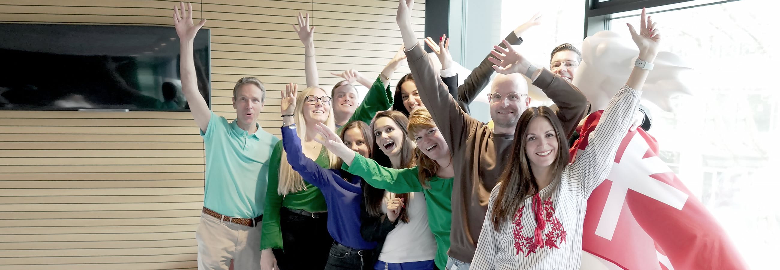 persone esultanti persone esultanti